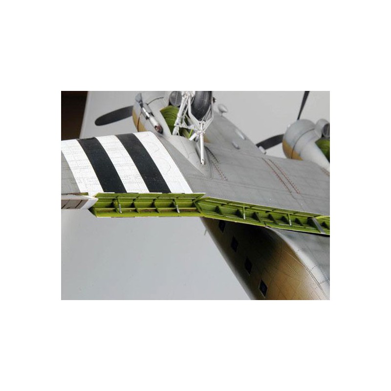 Maquette d'avion en plastique C-47A SKYTRAIN