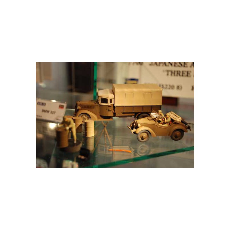 Maquette de camion en plastique KUROGANE 4WD + ISUZU TX40 1/48