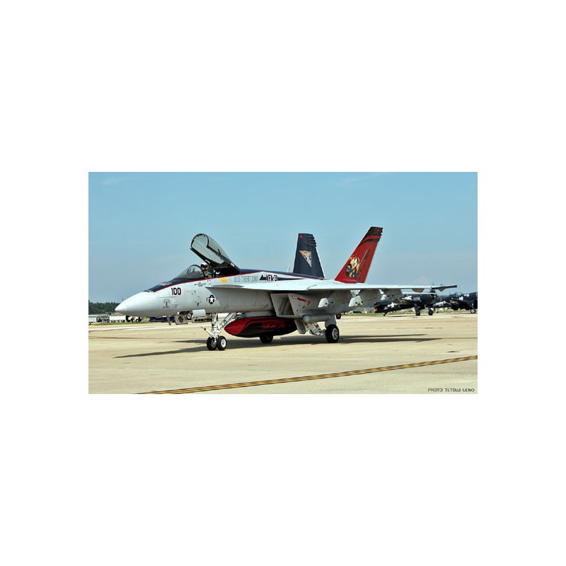 Maquette d'avion en plastique 1/72F/A-18E VFA-31 TOMCATTER