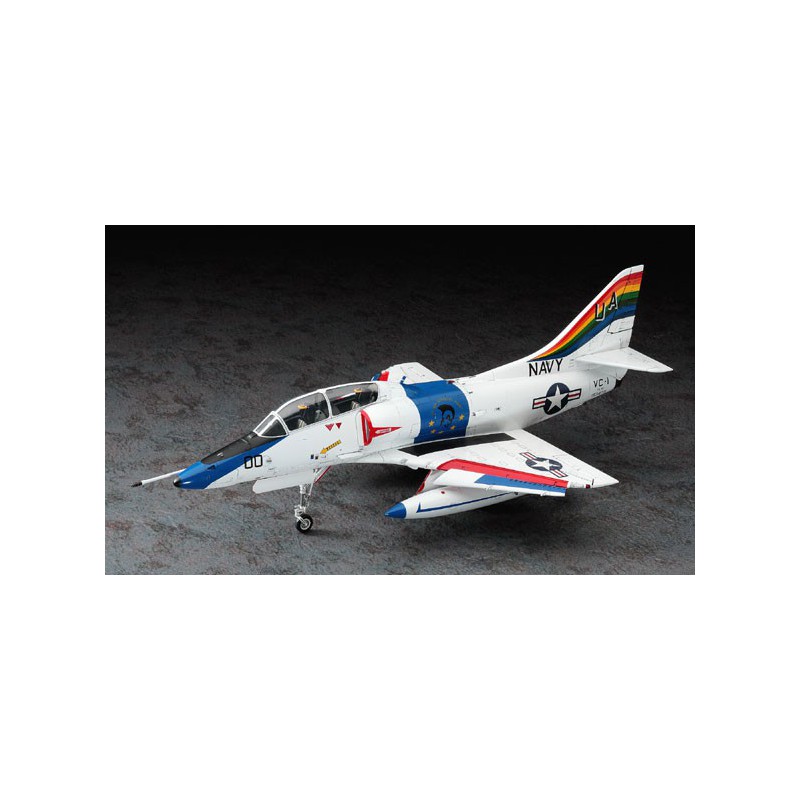 Maquette d'avion en plastique TA-4J SKYHAWK BIPLACES 1/48