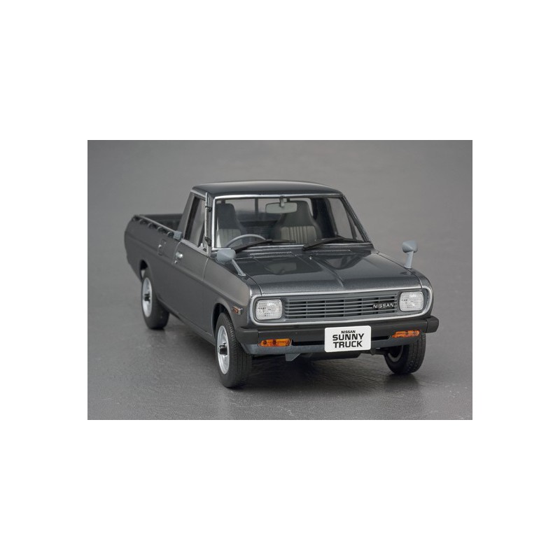 Maquette de voiture en plastique NISSAN SUNNY TRUCK 1/24
