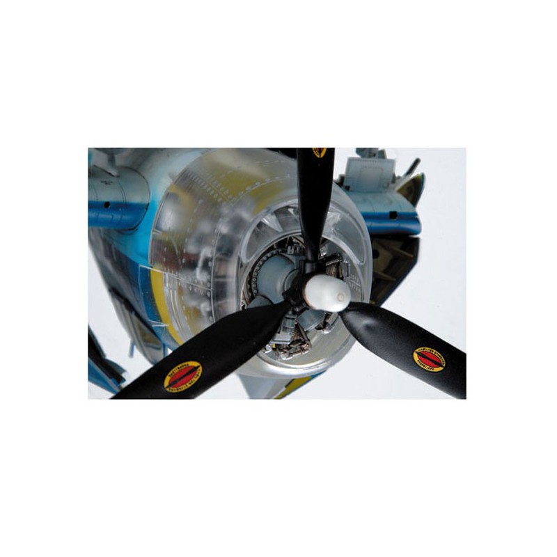 Maquette d'avion en plastique F6F-3N "HELLCAT"