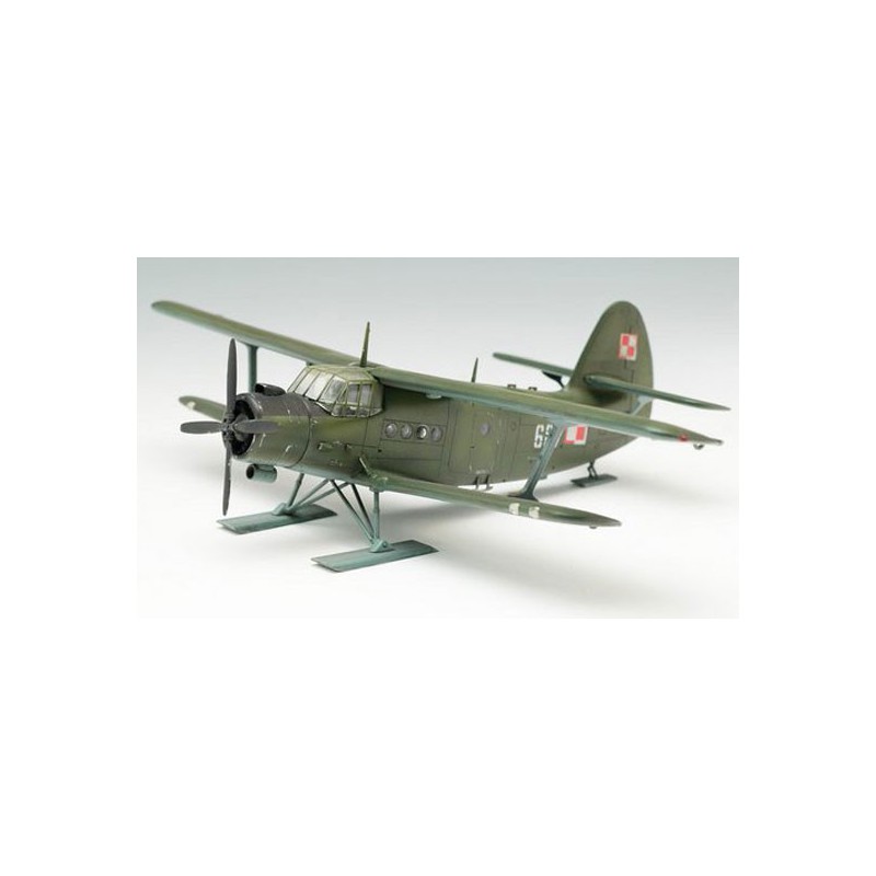 Maquette d'avion en plastique Antonov An-2 Colt on skis