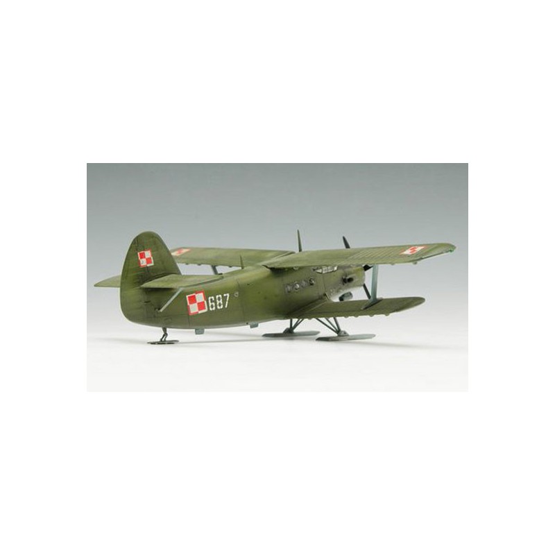 Maquette d'avion en plastique Antonov An-2 Colt on skis