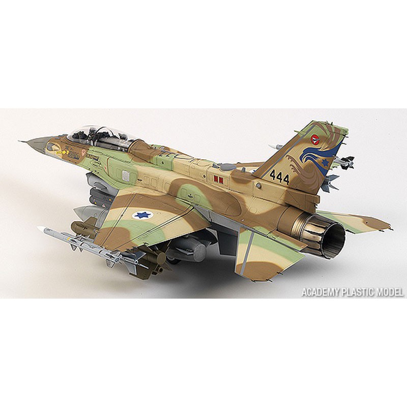 Maquette d'avion en plastique F-16I SUFA 1/32