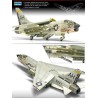Maquette d'avion en plastique USN F-8E VF-162 The Hunters 1/72