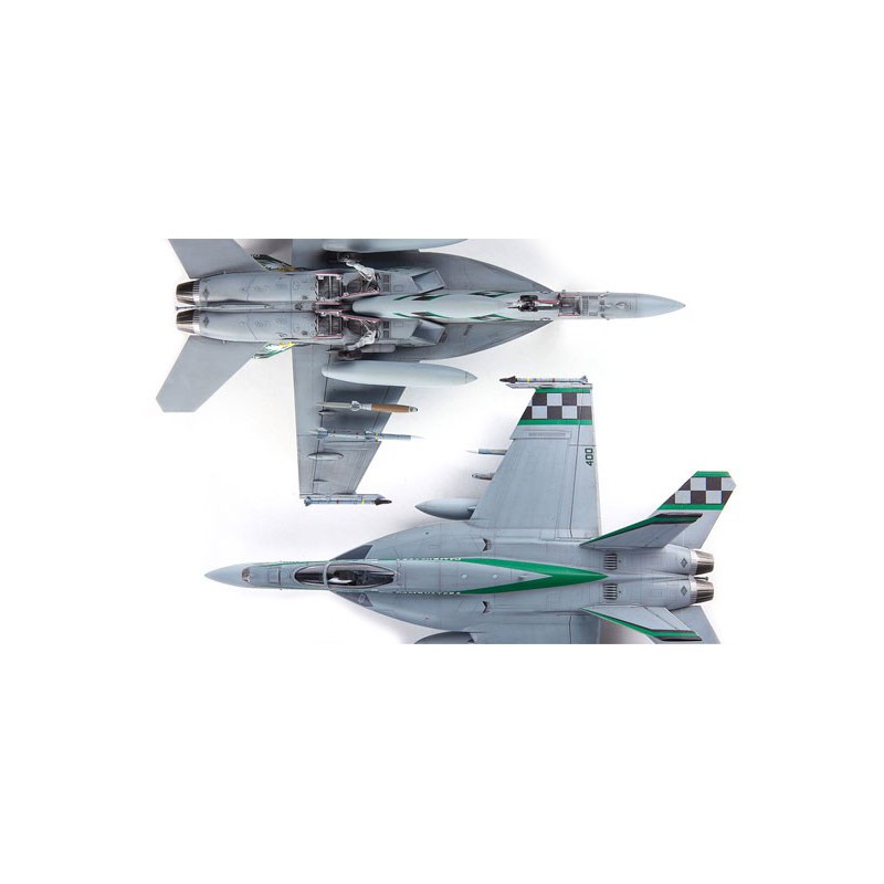 Maquette d'avion en plastique USN F/A-18E VFA-195 « Chippy Ho » 1/72