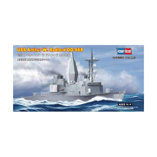 Maquette de Bateau en plastique USS ARTHUR W. RADFORD 1/125