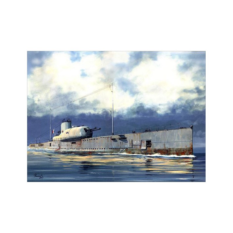 Maquette de Bateau en plastique S. M. Français Le Surcouf1/350