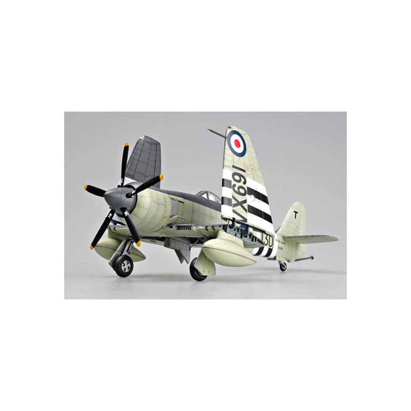 Maquette d'avion en plastique SEA FURY FB.11