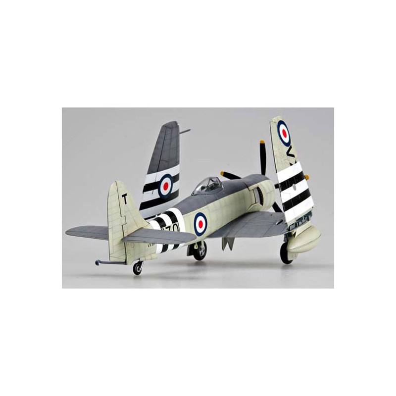 Maquette d'avion en plastique SEA FURY FB.11