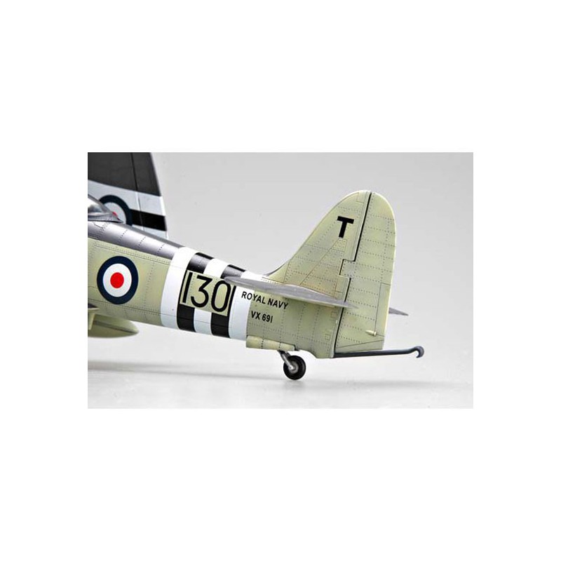 Maquette d'avion en plastique SEA FURY FB.11