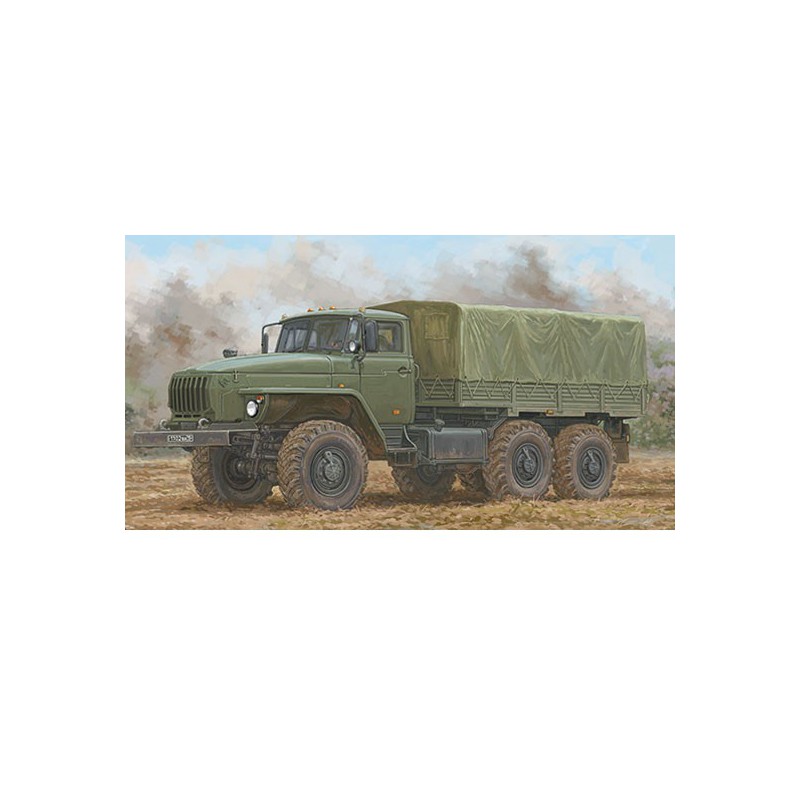 Maquette de camion en plastique Russian URAL-4320 1/35