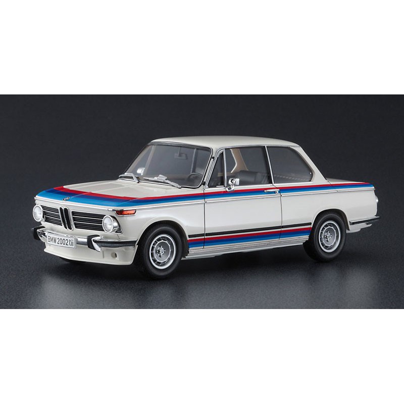 Maquette de voiture en plastique BMW 2002 tii w/ spoiler 1/24