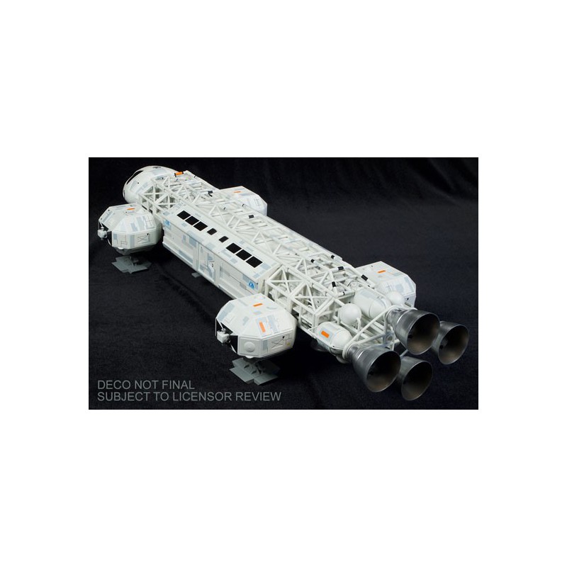 Modèle de science-fiction en plastique EAGLE 2 Monté et Peint Cosmos 1999