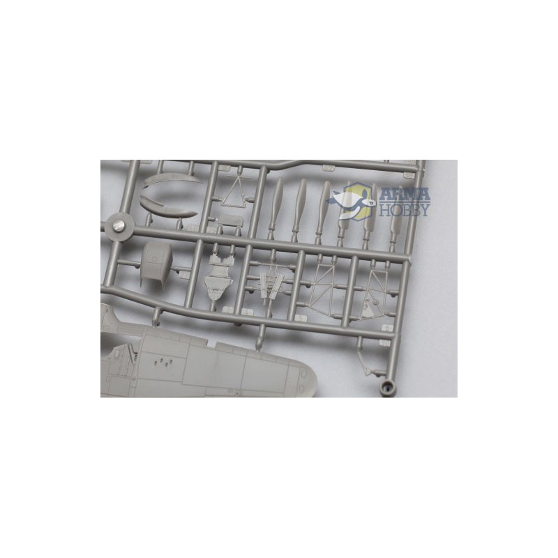 Maquette d'avion en plastique Hurricane Mk I Navy Battle of Britain 1/72