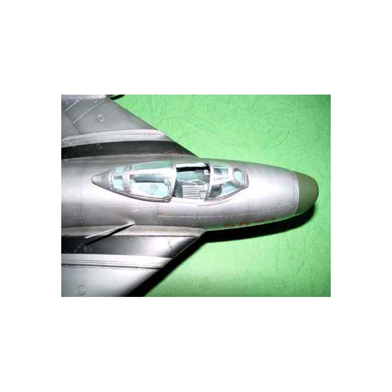 Maquette d'avion en plastique MIG-17PF "FRESCO"