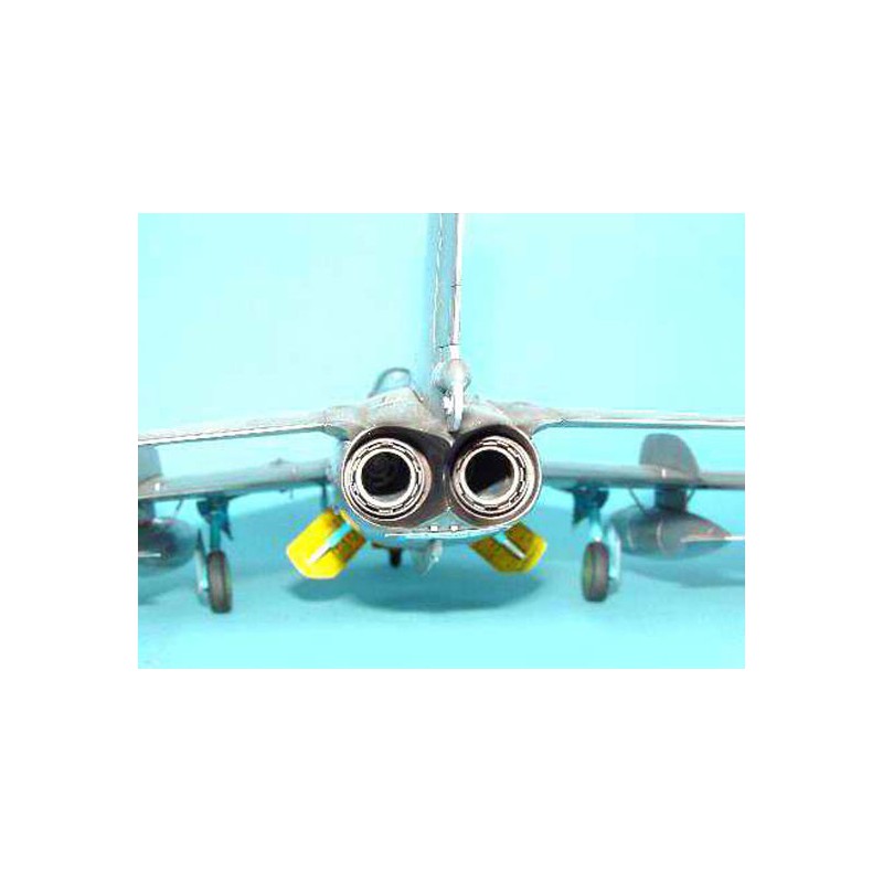 Maquette d'avion en plastique MIG-19PM FARMER E