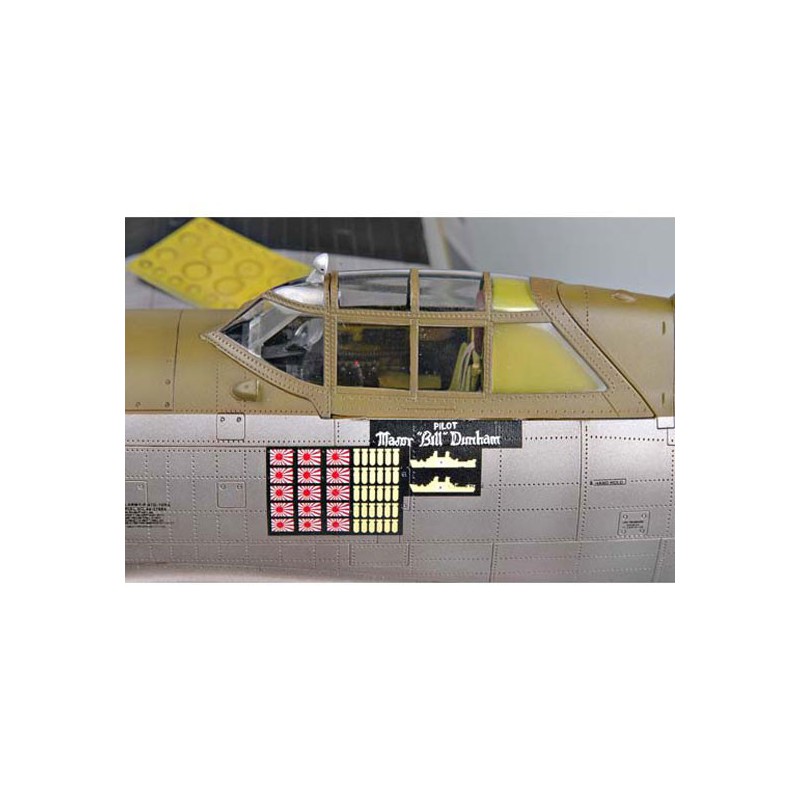 Maquette d'avion en plastique P-47D "RAZORBACK"