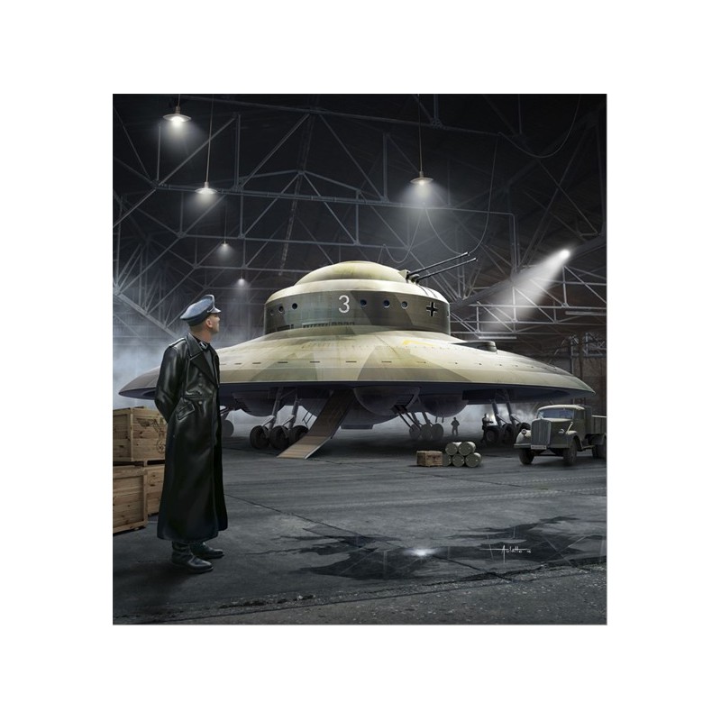 Maquette d'avion en plastique HANEBU II Saucer 1/72