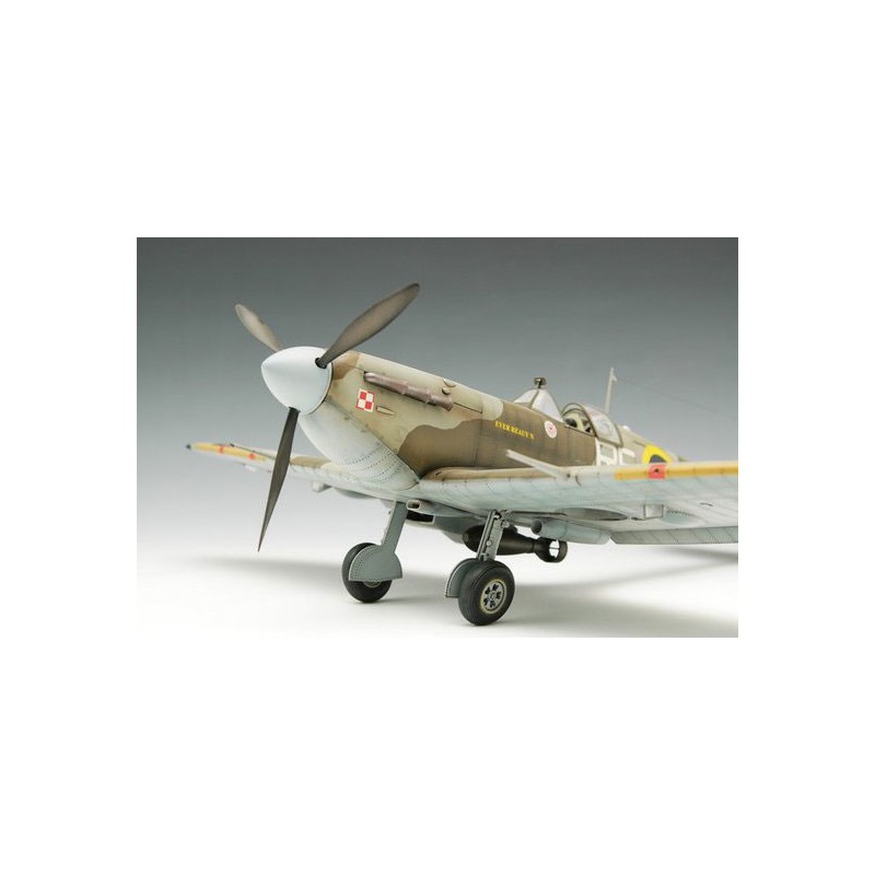 Maquette d'avion en plastique SUPERMARINE SPITFIRE MK.VB
