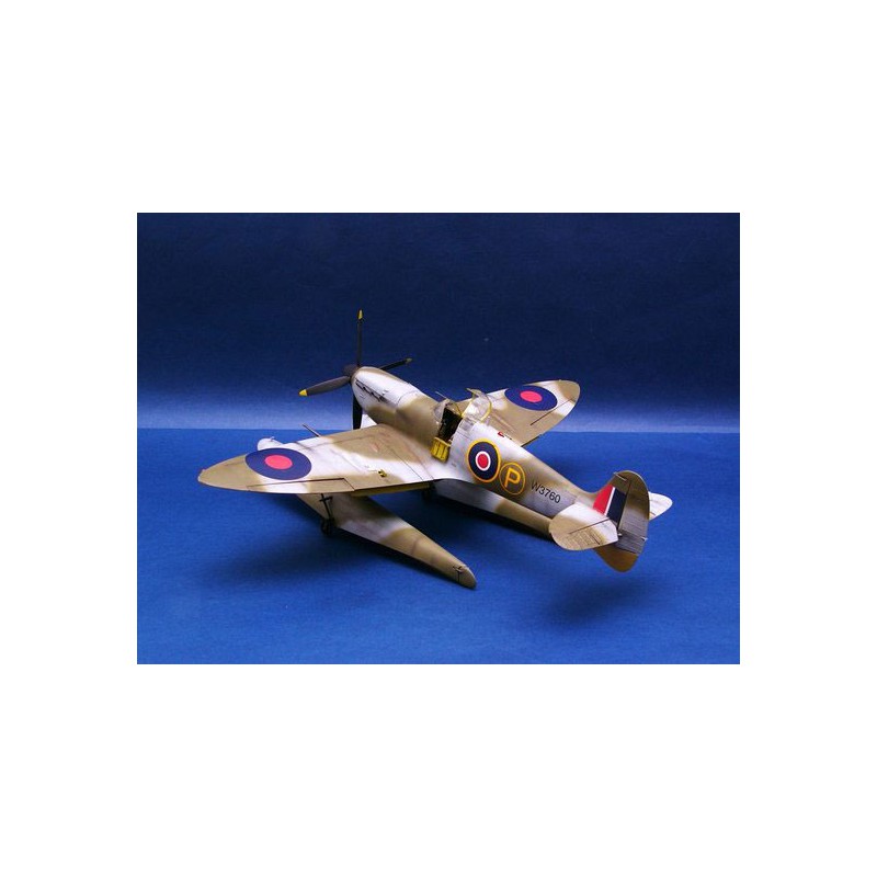 Maquette d'avion en plastique SUPERMARINE SPITFIRE MK.VB