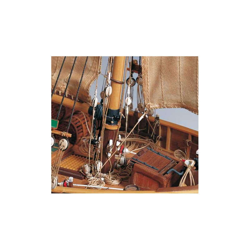 Bateau statique LE CAMARET