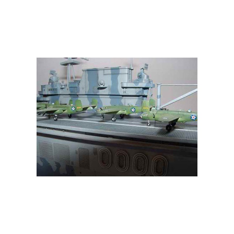 Maquette de Bateau en plastique US HORNET CV-8
