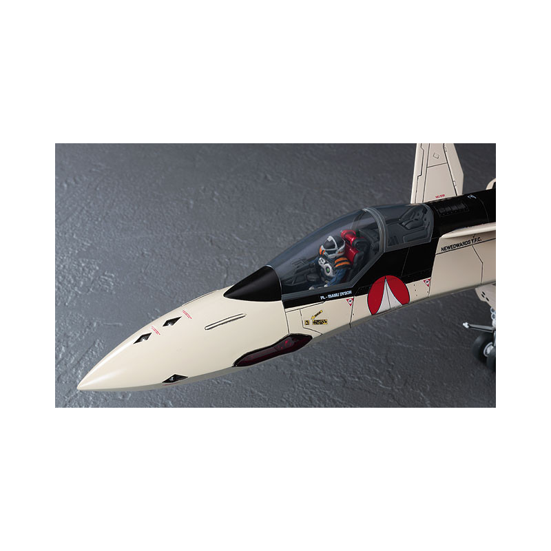Maquette plastique YF-19 MACROSS PLUS 1:48 MC01