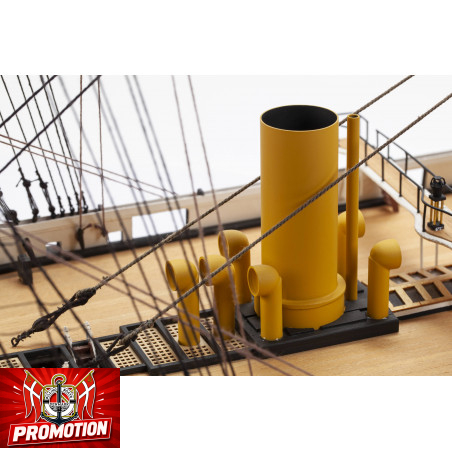 Bateau statique H.M.S. WARRIOR1/100