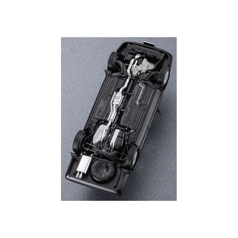 Maquette de voiture en plastique NISSAN BLUEBIRD 1/24