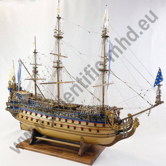 Bateau statique LE SOLEIL...