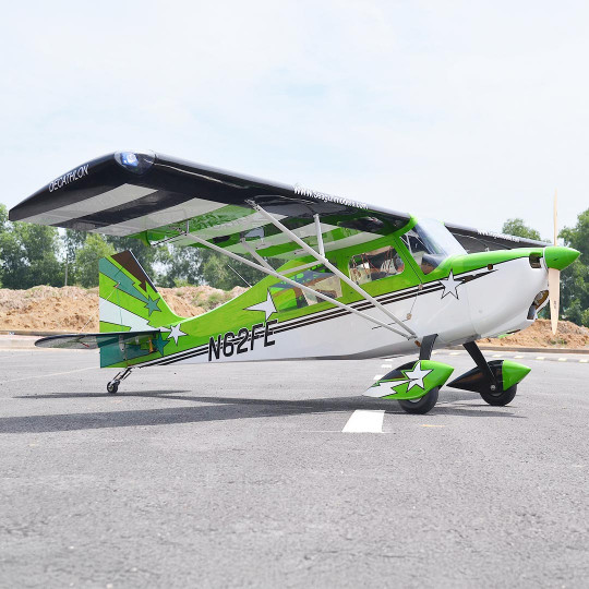 Aereo radiocomandato a...