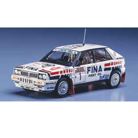 Maquette de voiture en plastique Lancia Delta HF 16V San Remo Rally 1/24