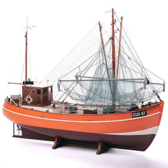 Bateau statique CUX 87...