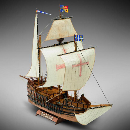 Bateau statique San Raphael