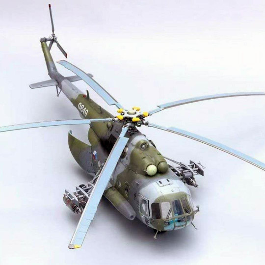 Modello d’hélicoptère Mi-17...