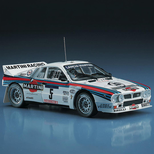 Maquette de voiture en...