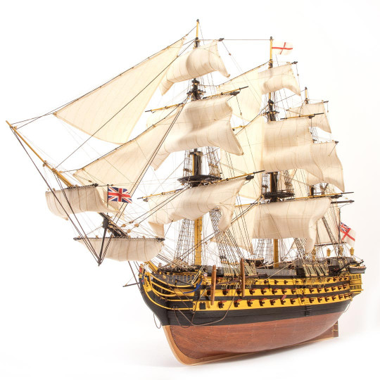 Modello di nave da guerra...