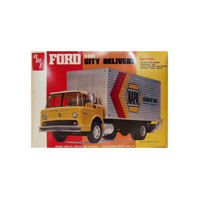 Maquette de camion en plastique Ford City C-600 1/25