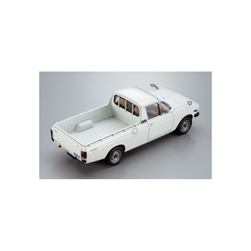 Maquette de voiture en plastique Sunny Truck NISSAN 1/24