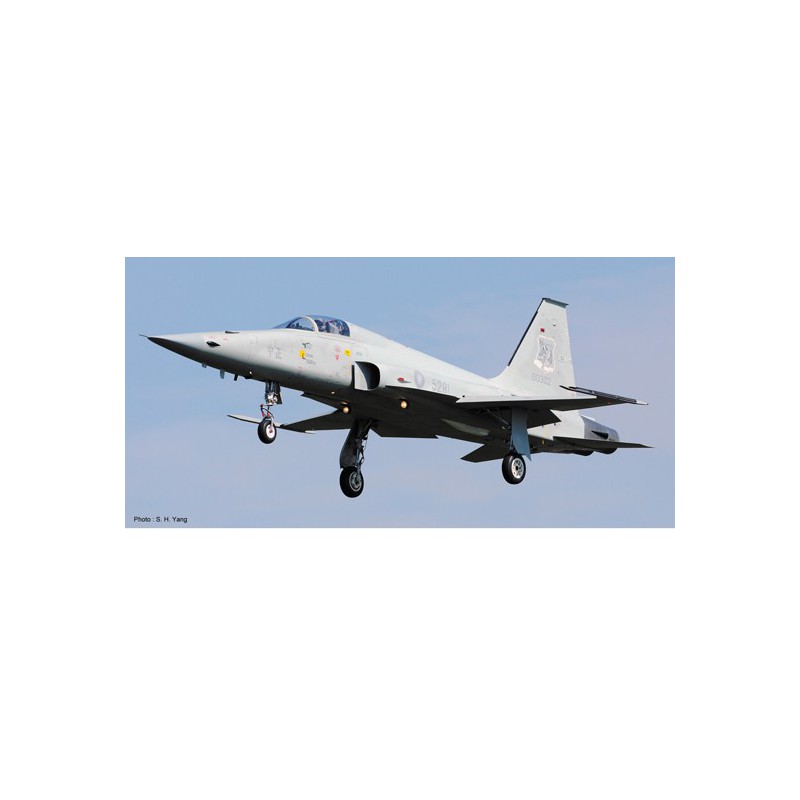 Maquette d'avion en plastique F-5E TIGER II 1/32